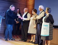 Eladio Sánchez, Pili Ibaseta, Arsenio González y Fina García, premio Escenamateur 2016